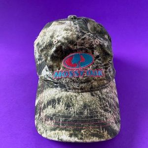 Mossy Oak strapback Like New